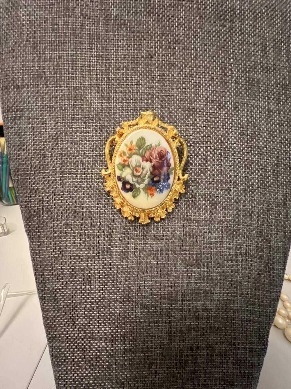 Vintage Floral Porcelain Cabochon Gold Tone Filigree Brooch Pin
